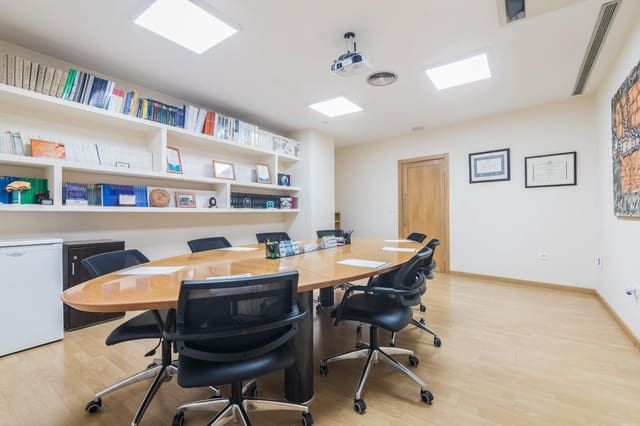 Kantoor te koop in Nou Altabix, Elche / Elx - € 460.000 (Ref: 9752137)