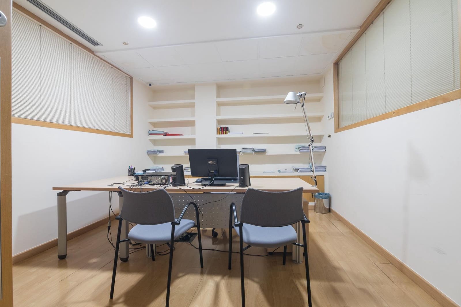 Office for sale in Elche / Elx - € 460,000 (Ref: 9752137)