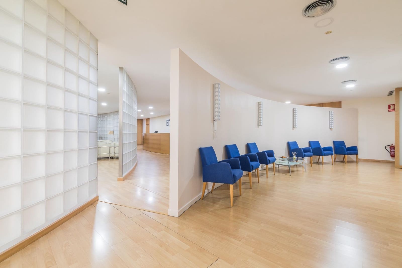 Office for sale in Elche / Elx - € 460,000 (Ref: 9752137)