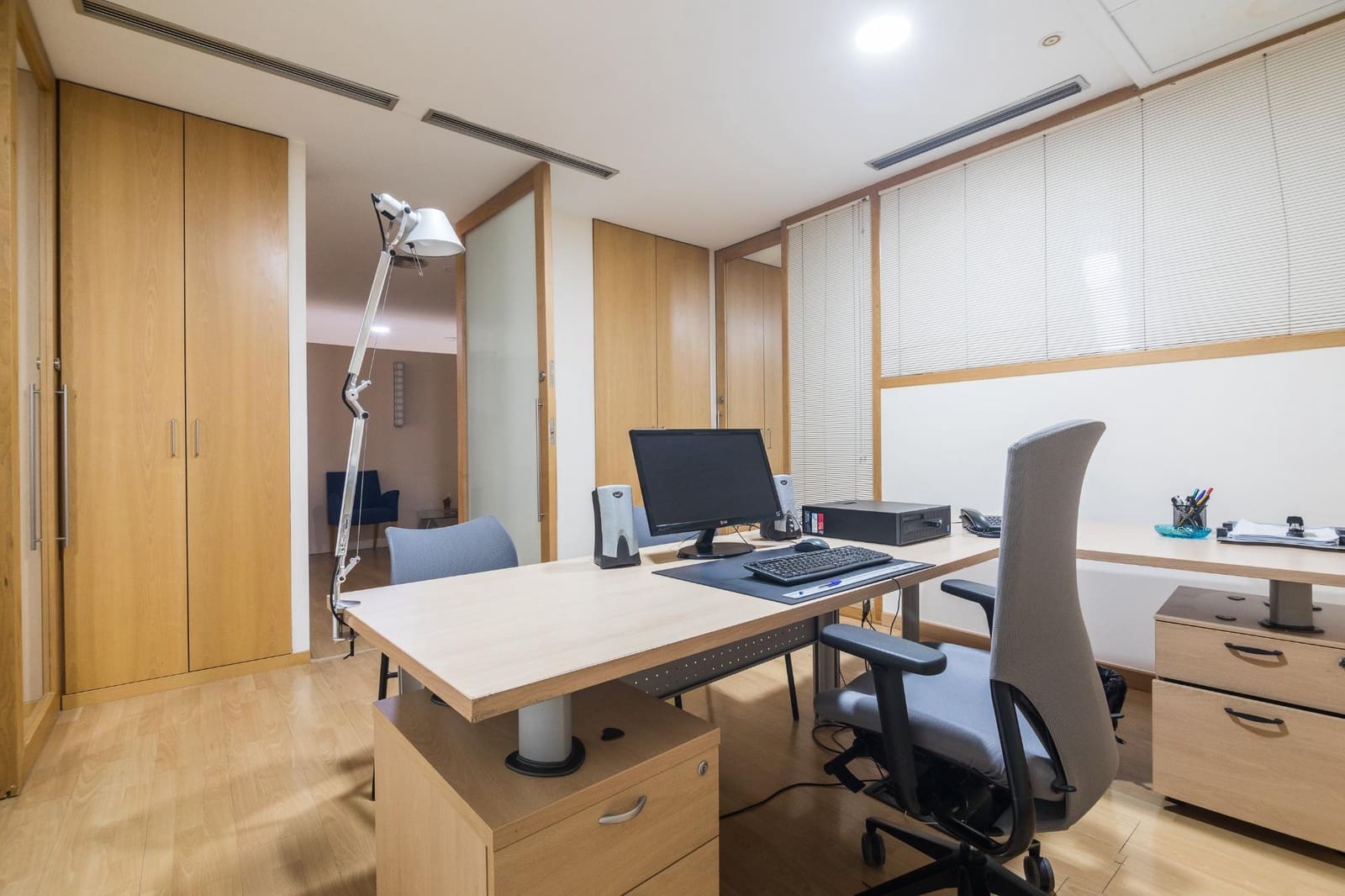 Office for sale in Elche / Elx - € 460,000 (Ref: 9752137)