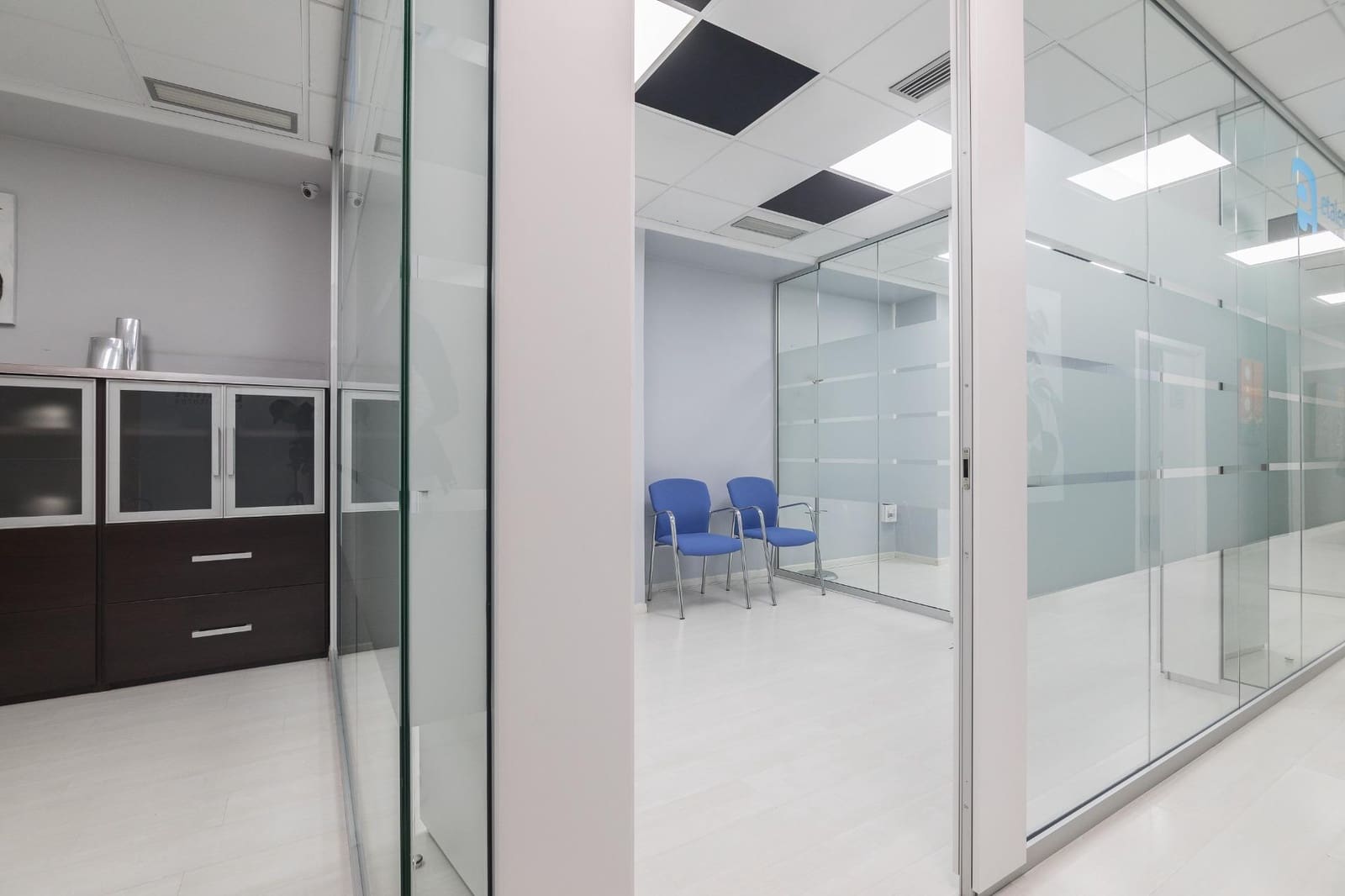 Office for sale in Elche / Elx - € 360,000 (Ref: 9755815)