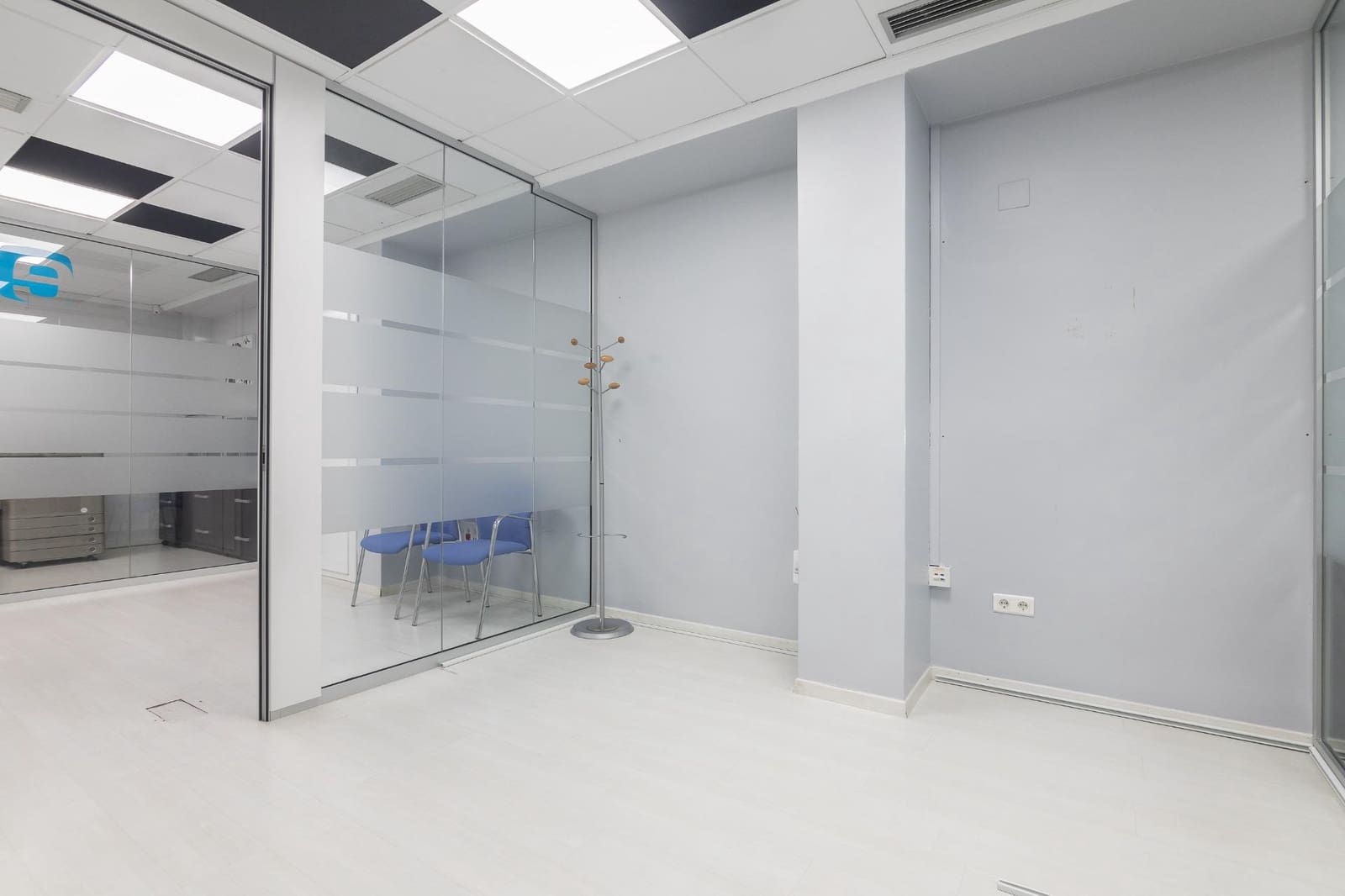 Office for sale in Elche / Elx - € 360,000 (Ref: 9755815)