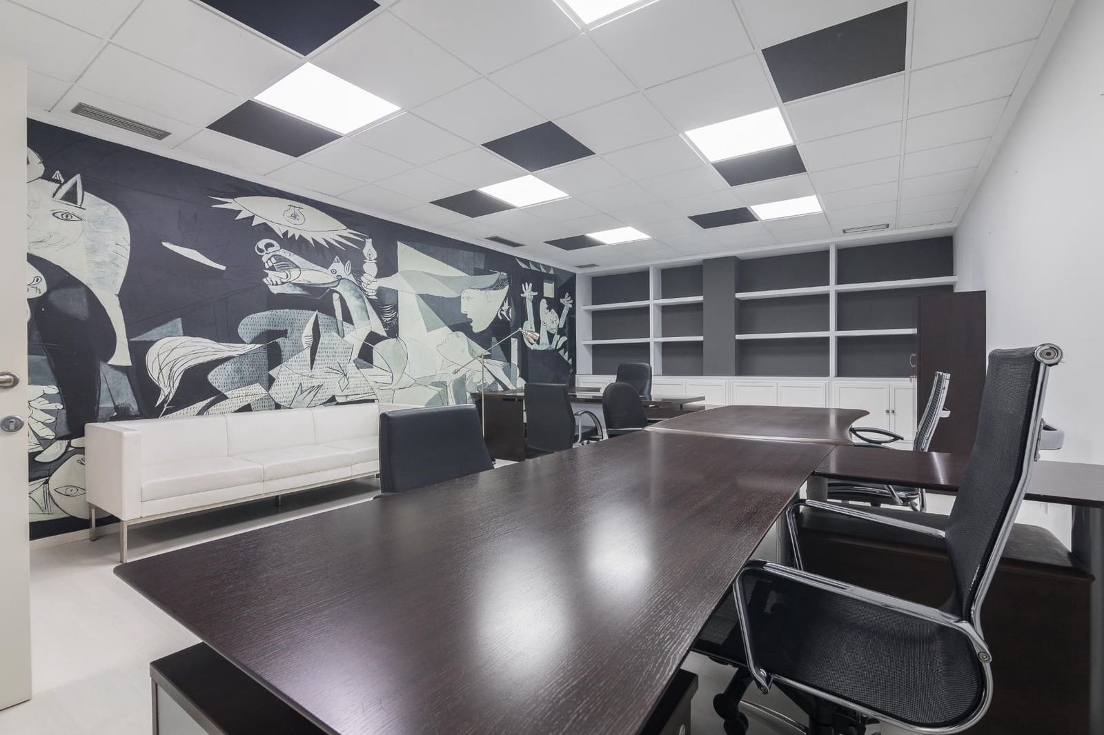 Office for sale in Elche / Elx - € 360,000 (Ref: 9755815)