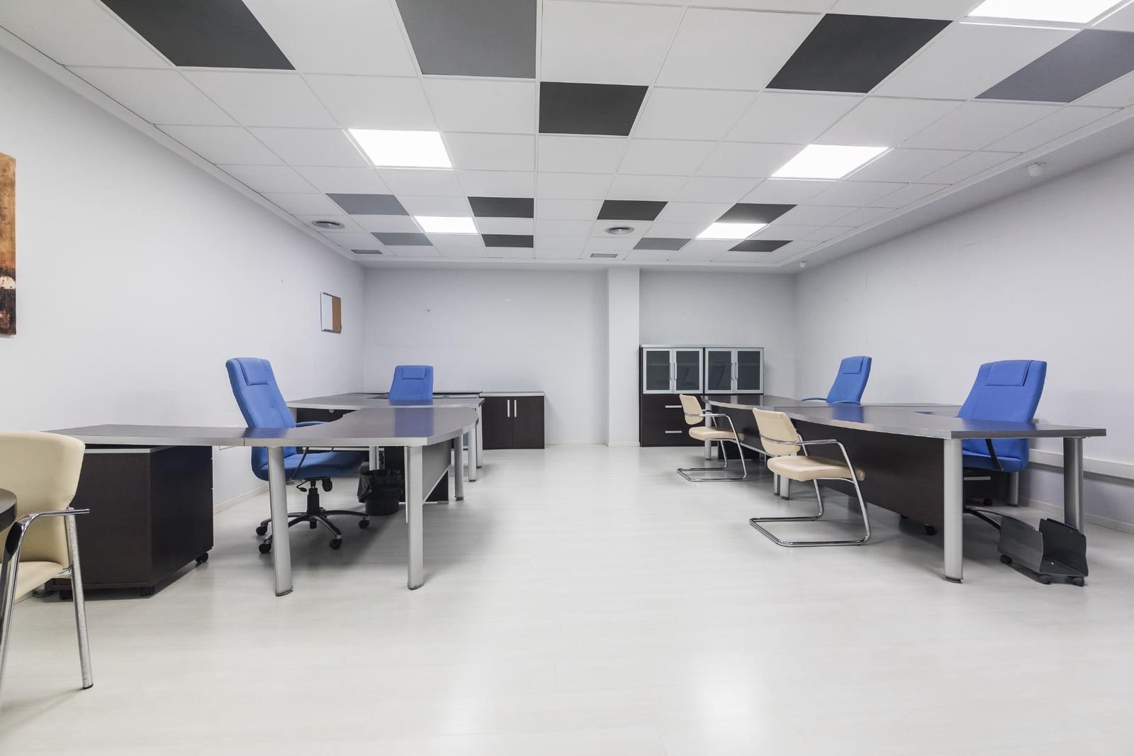 Office for sale in Elche / Elx - € 360,000 (Ref: 9755815)