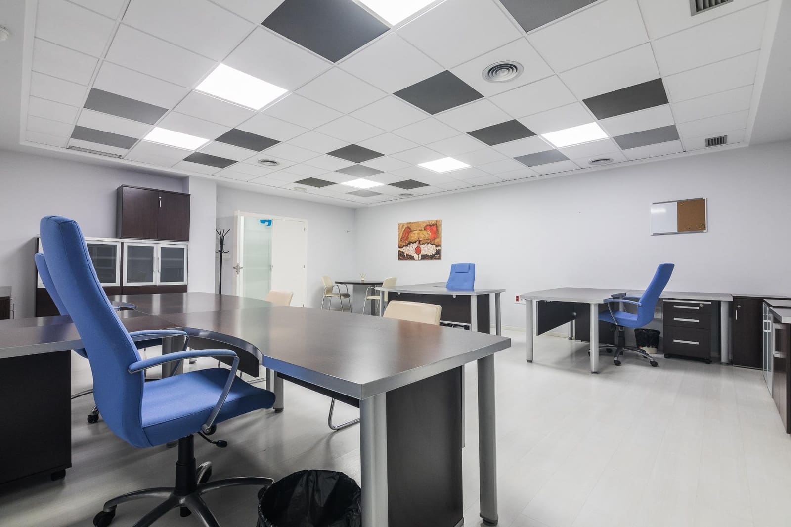 Office for sale in Elche / Elx - € 360,000 (Ref: 9755815)