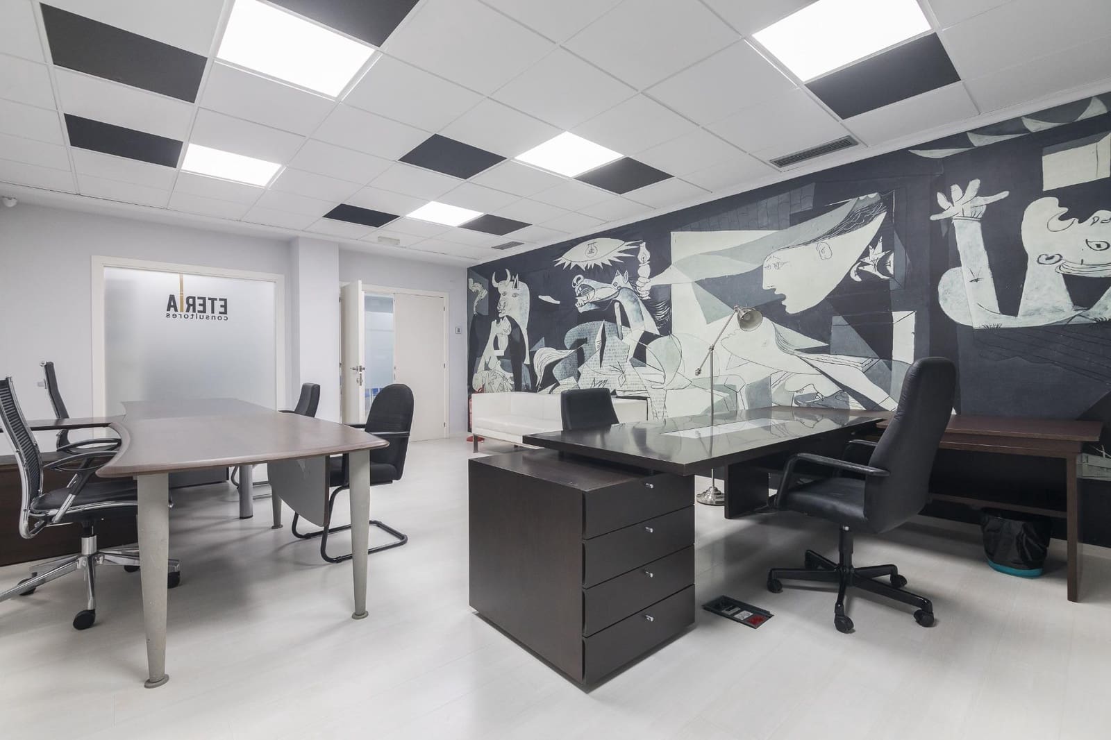 Office for sale in Elche / Elx - € 360,000 (Ref: 9755815)