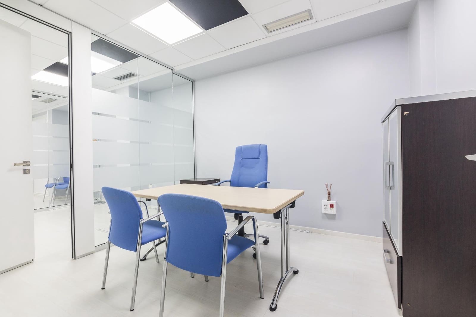 Office for sale in Elche / Elx - € 360,000 (Ref: 9755815)