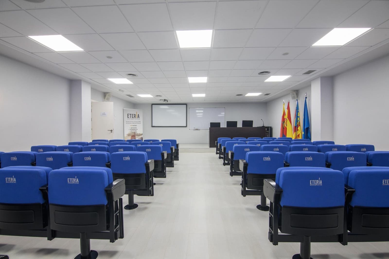 Office for sale in Elche / Elx - € 360,000 (Ref: 9755815)