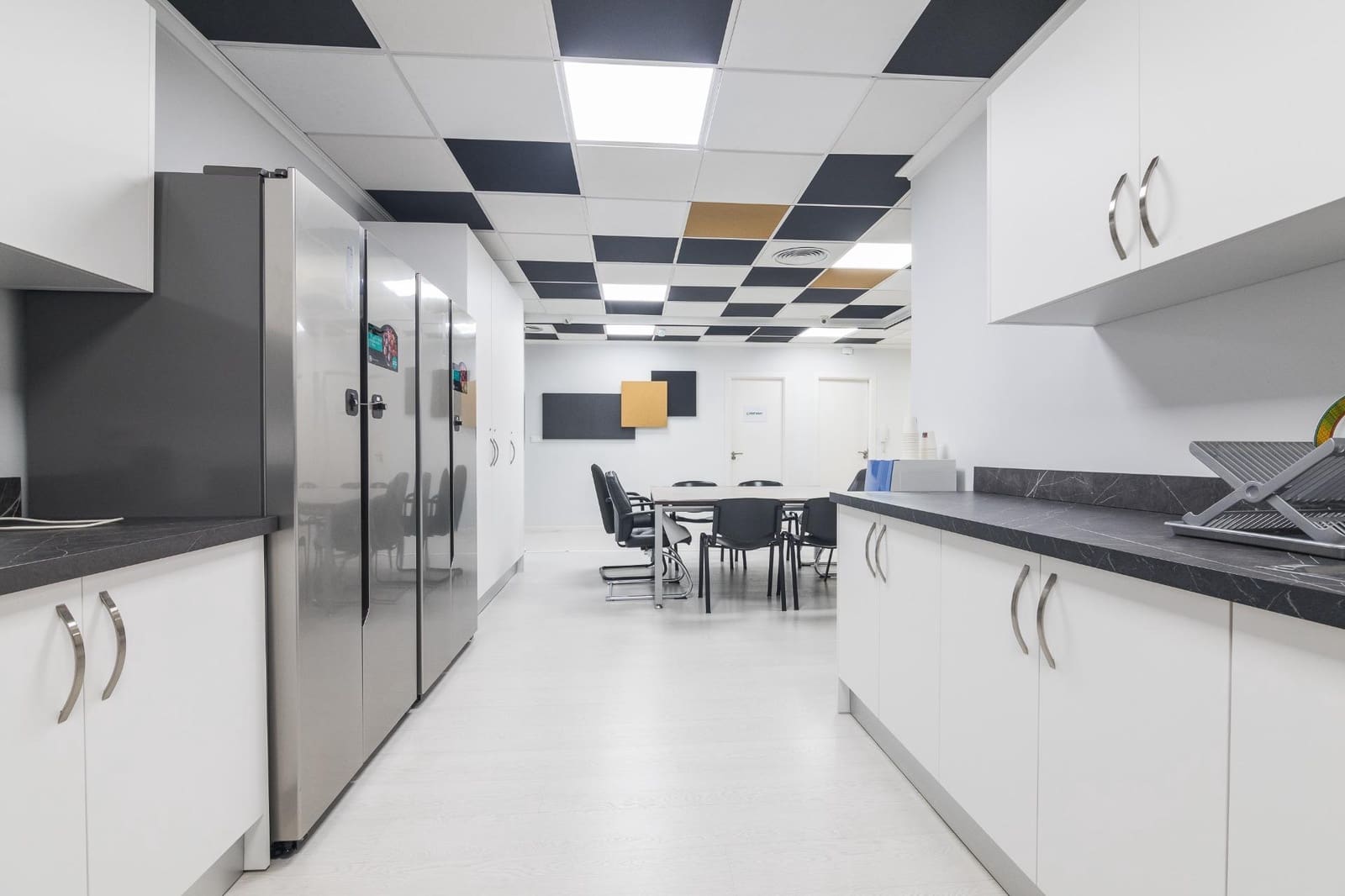 Office for sale in Elche / Elx - € 360,000 (Ref: 9755815)