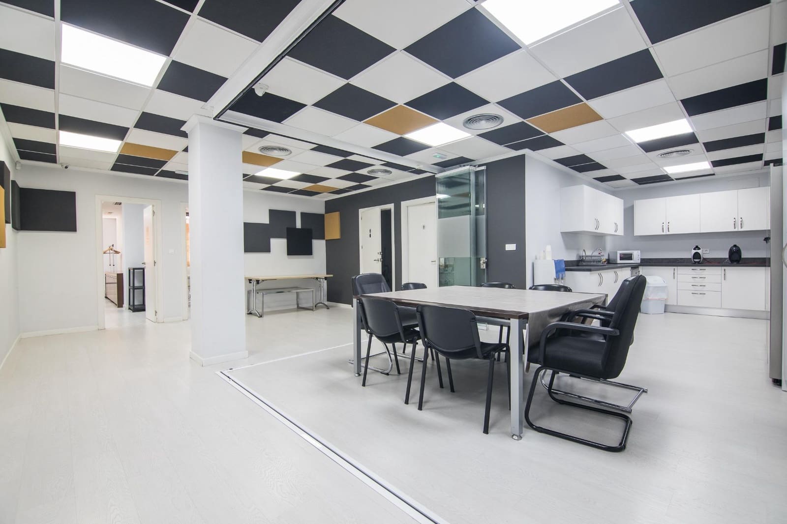 Office for sale in Elche / Elx - € 360,000 (Ref: 9755815)