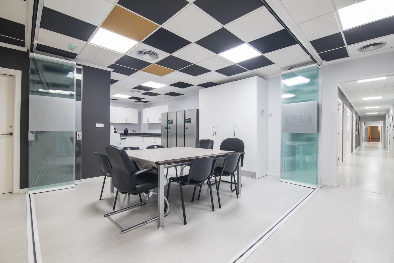 Office for sale in Elche / Elx - € 360,000 (Ref: 9755815)