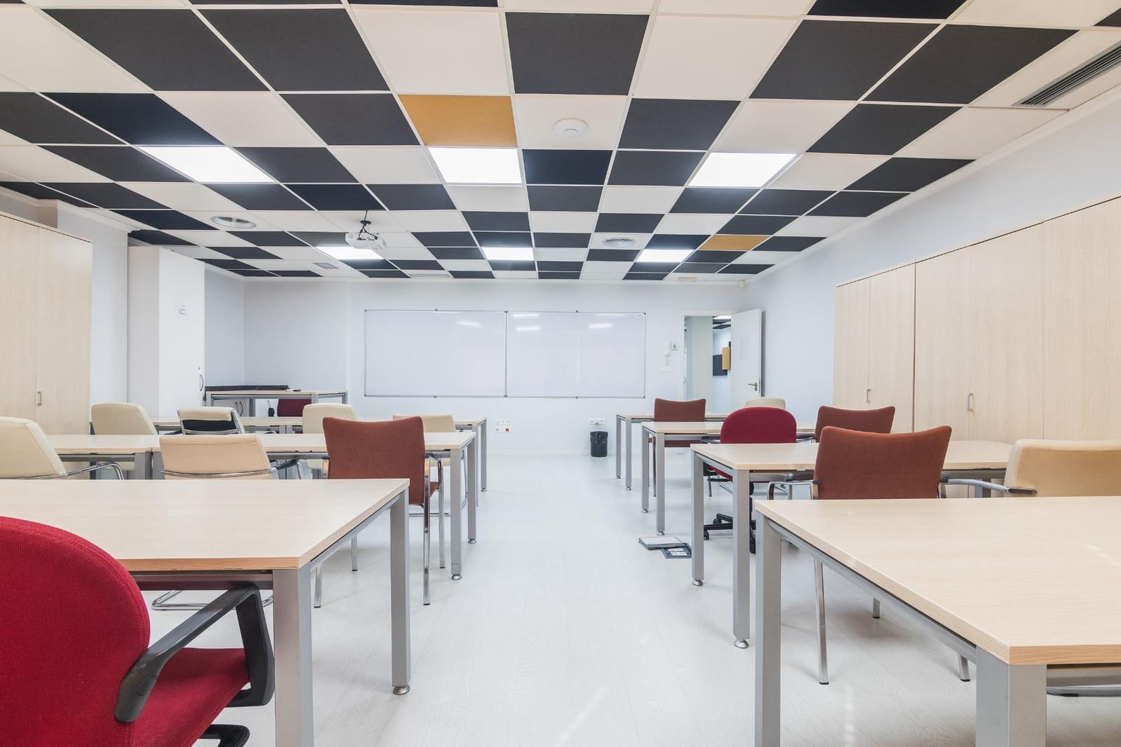 Office for sale in Elche / Elx - € 360,000 (Ref: 9755815)