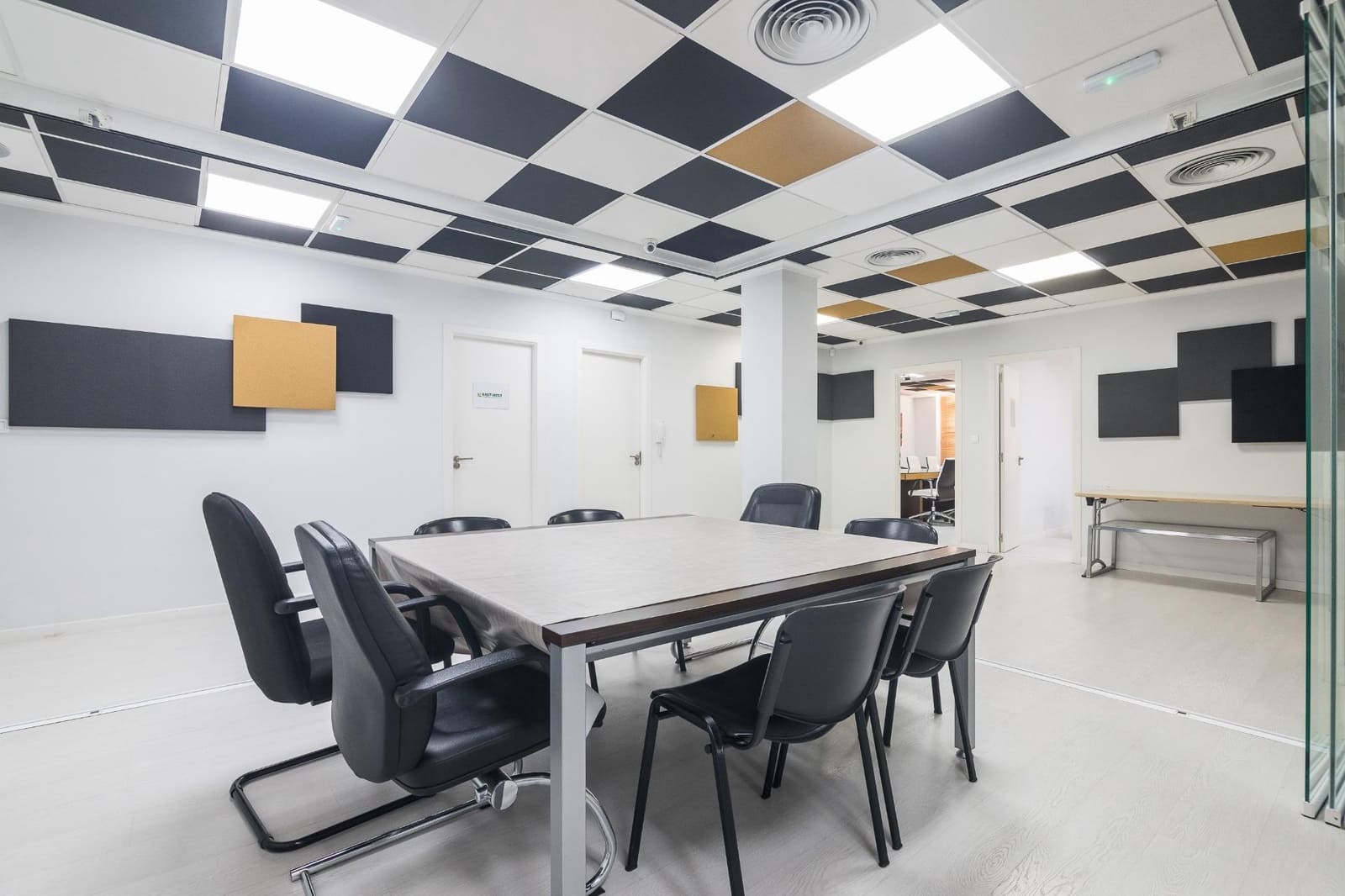 Office for sale in Elche / Elx - € 360,000 (Ref: 9755815)