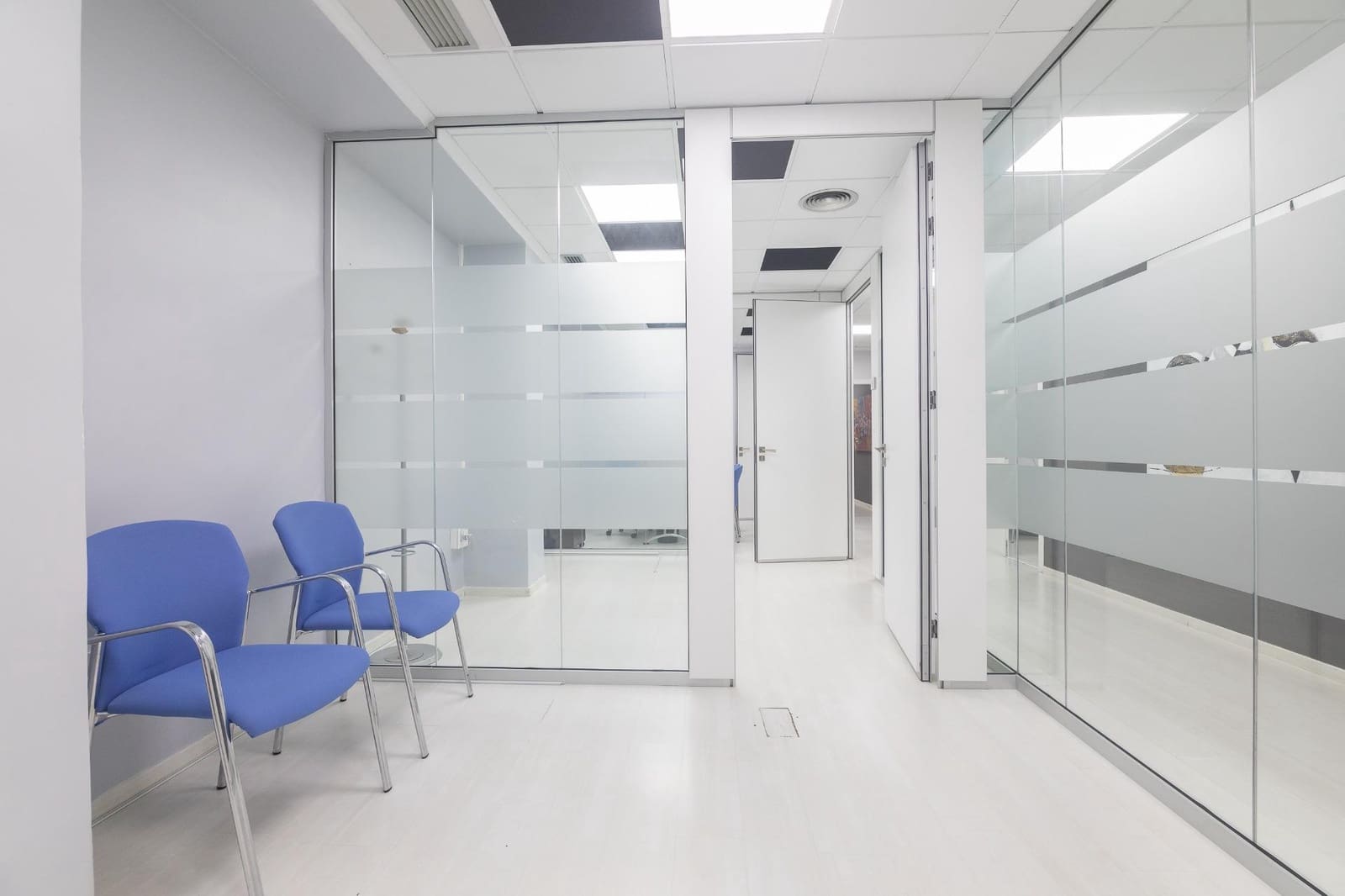 Office for sale in Elche / Elx - € 360,000 (Ref: 9755815)