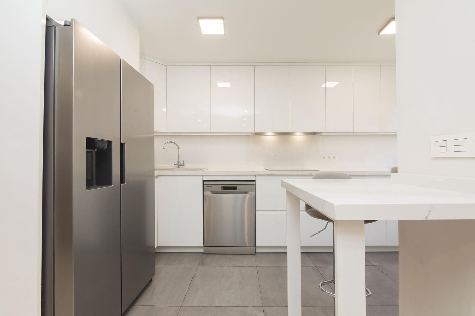 4 slaapkamer Flat te huur in Elche / Elx - € 1.200 (Ref: 9778269)