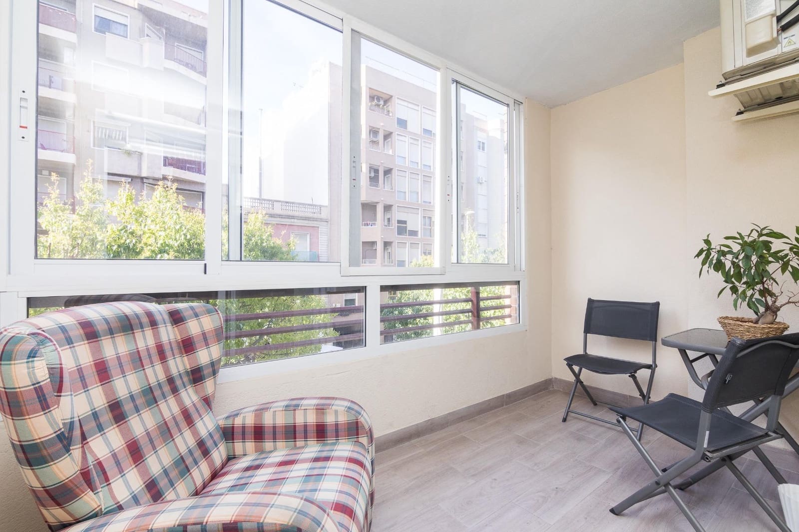 4 slaapkamer Flat te huur in Elche / Elx - € 1.200 (Ref: 9778269)