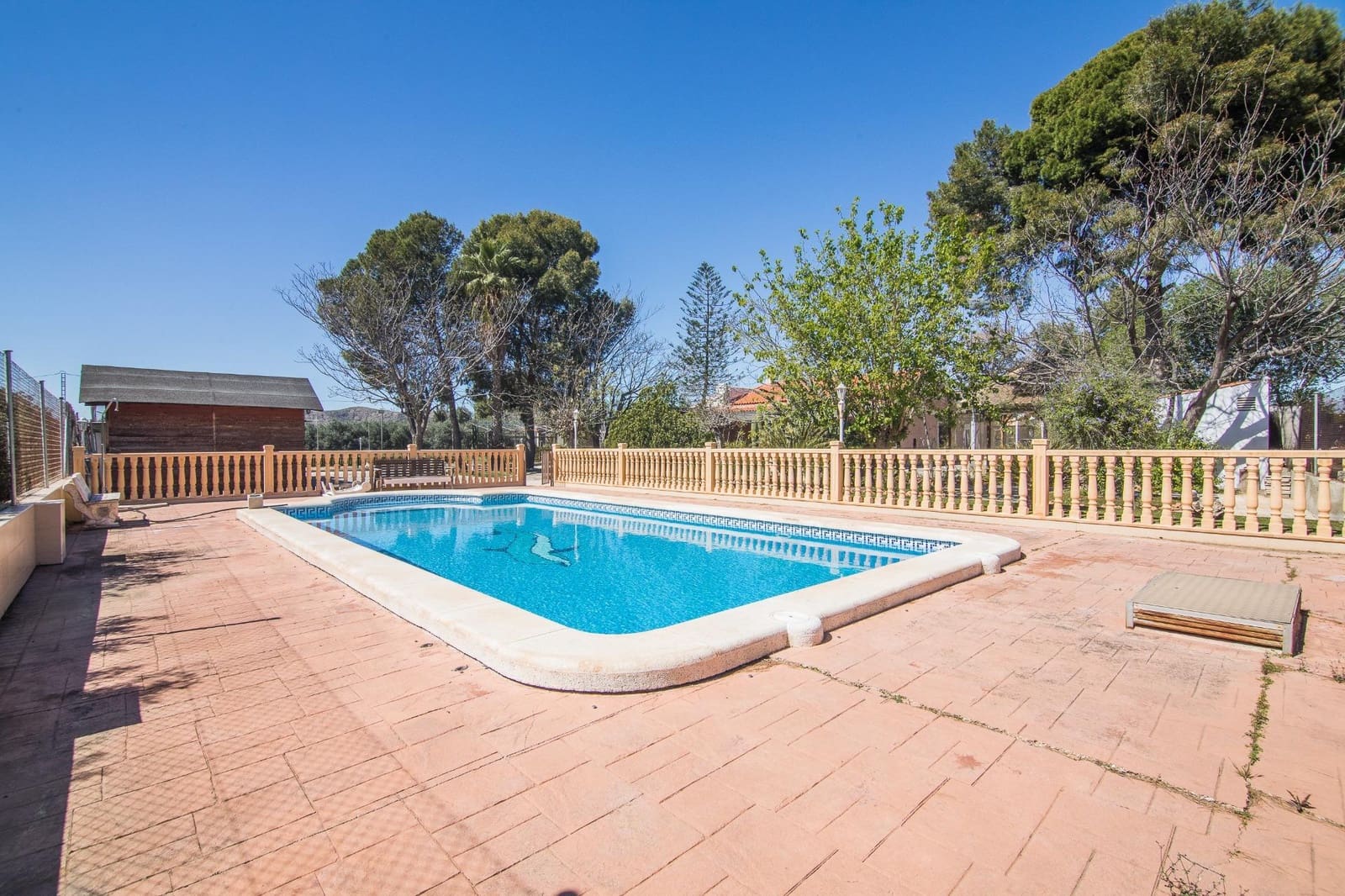 5 sypialnia Willa na sprzedaż w Redovan z basenem garażem - 375 000 € (Ref: 9780683)