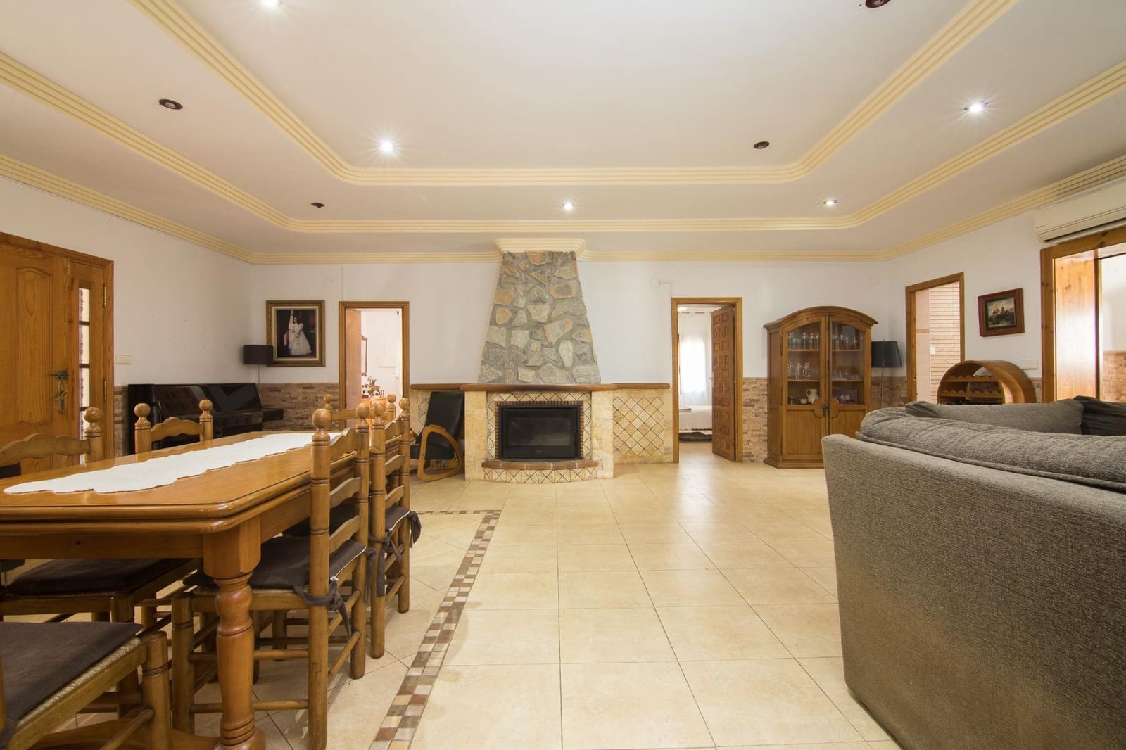 5 sypialnia Willa na sprzedaż w Redovan z basenem garażem - 375 000 € (Ref: 9780683)