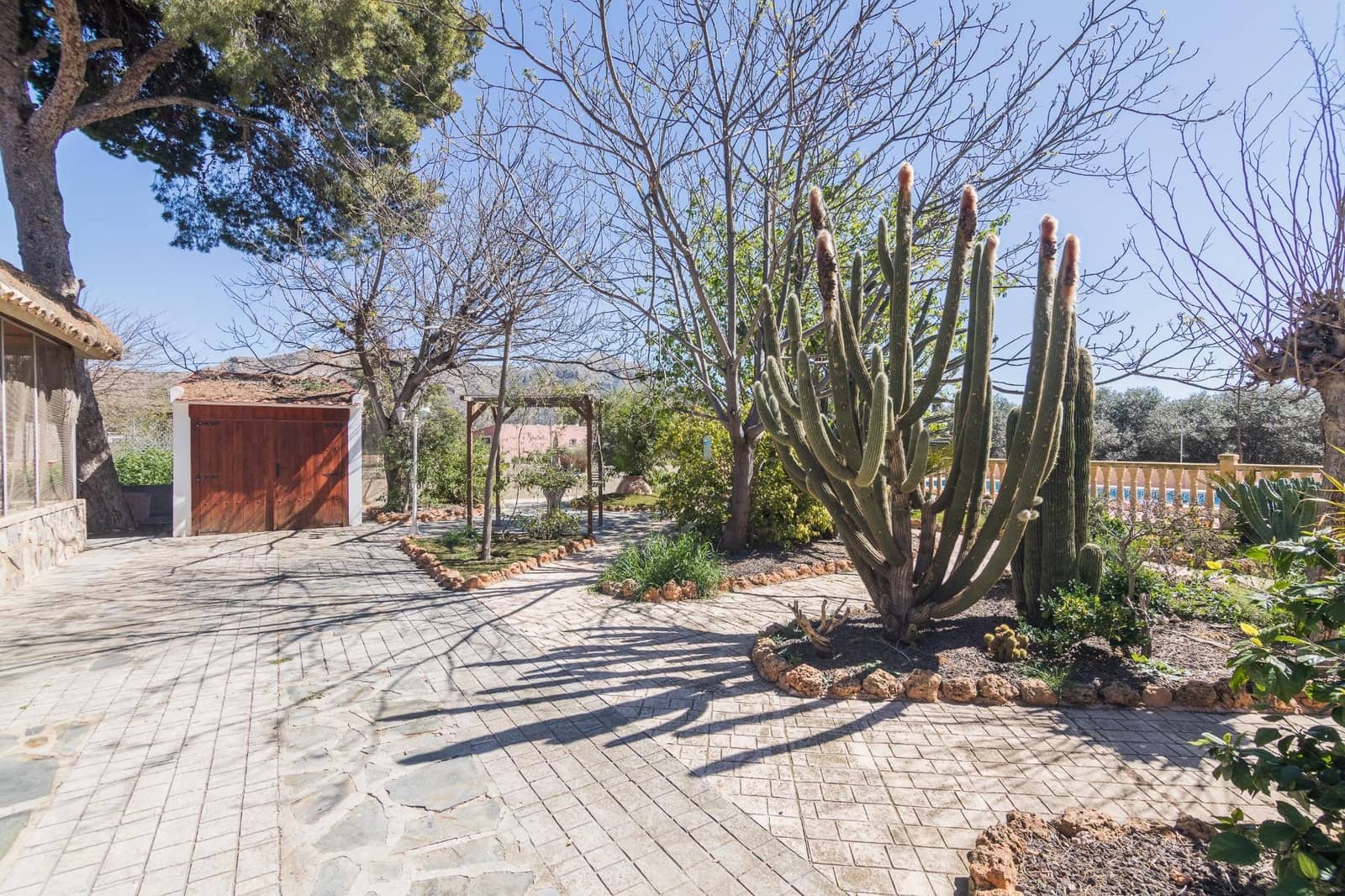 5 sypialnia Willa na sprzedaż w Redovan z basenem garażem - 375 000 € (Ref: 9780683)