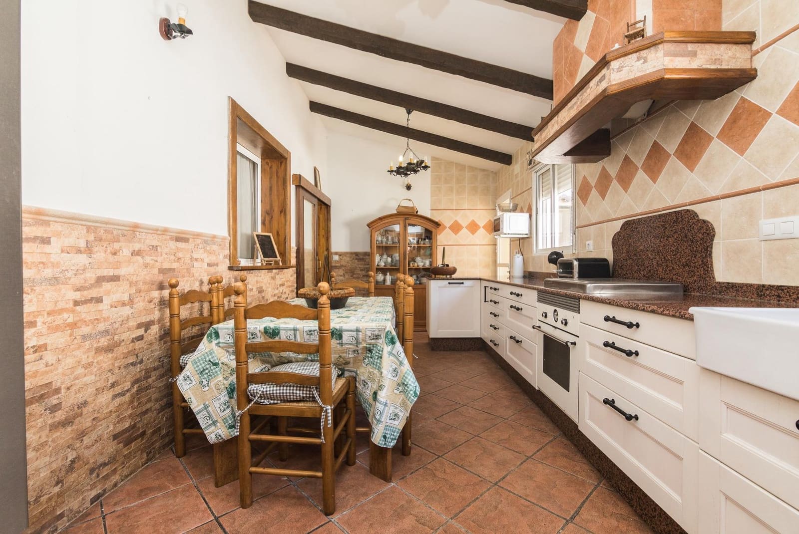 5 sypialnia Willa na sprzedaż w Redovan z basenem garażem - 375 000 € (Ref: 9780683)