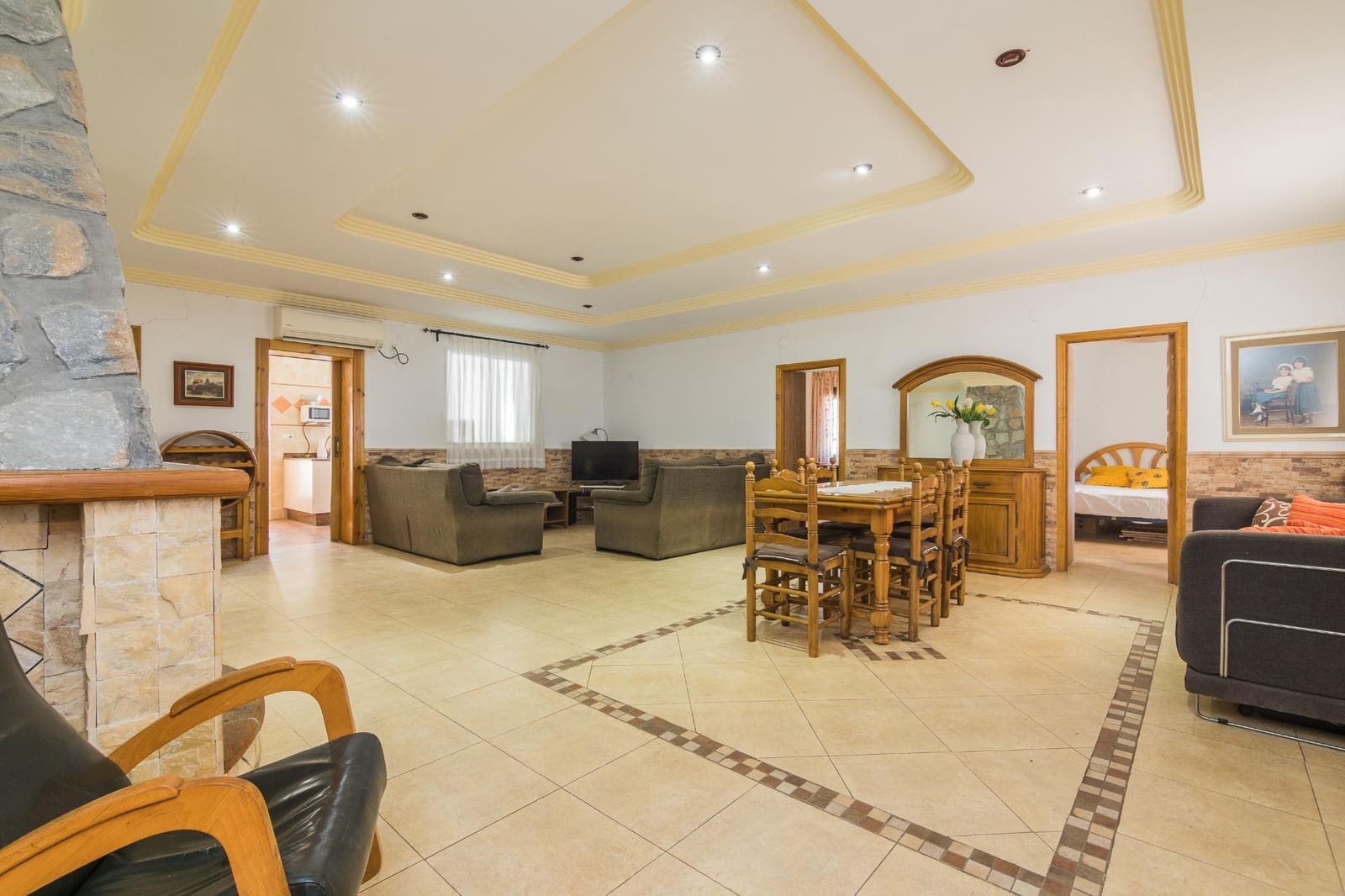 5 sypialnia Willa na sprzedaż w Redovan z basenem garażem - 375 000 € (Ref: 9780683)