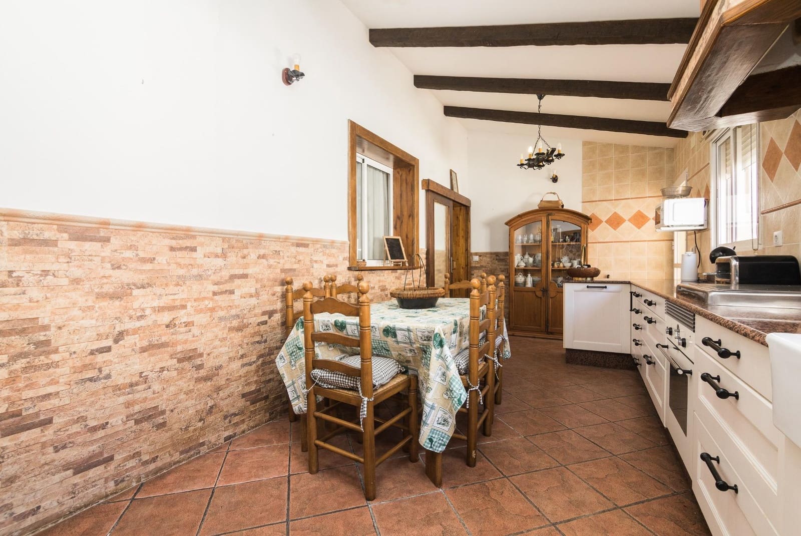 5 sypialnia Willa na sprzedaż w Redovan z basenem garażem - 375 000 € (Ref: 9780683)