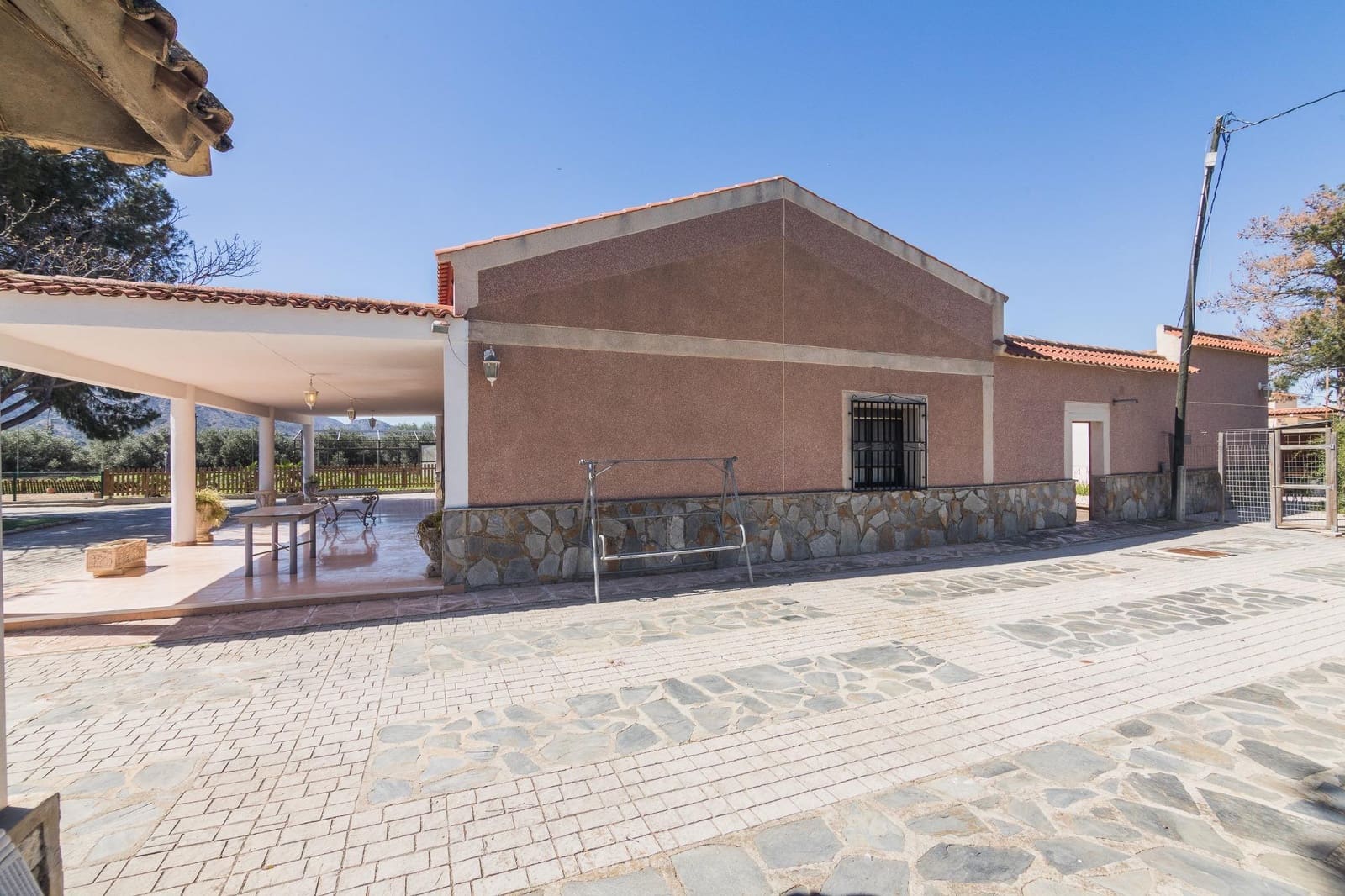 5 sypialnia Willa na sprzedaż w Redovan z basenem garażem - 375 000 € (Ref: 9780683)