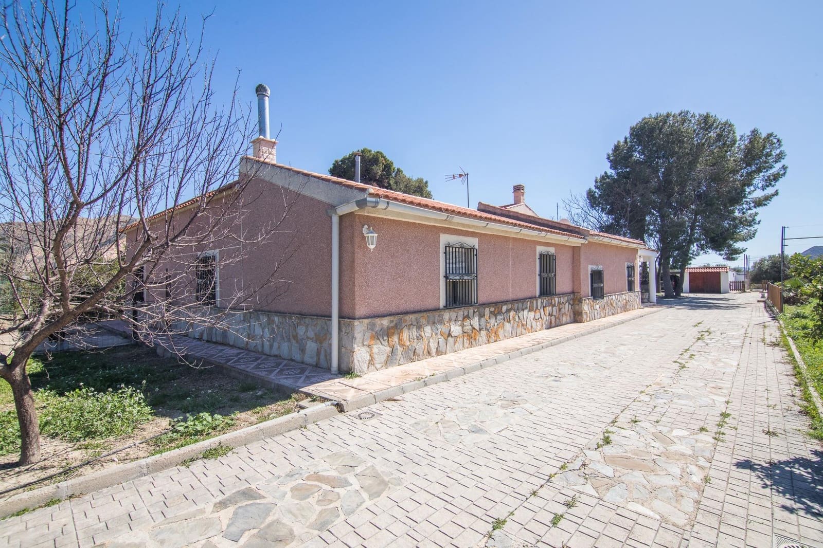 5 sypialnia Willa na sprzedaż w Redovan z basenem garażem - 375 000 € (Ref: 9780683)