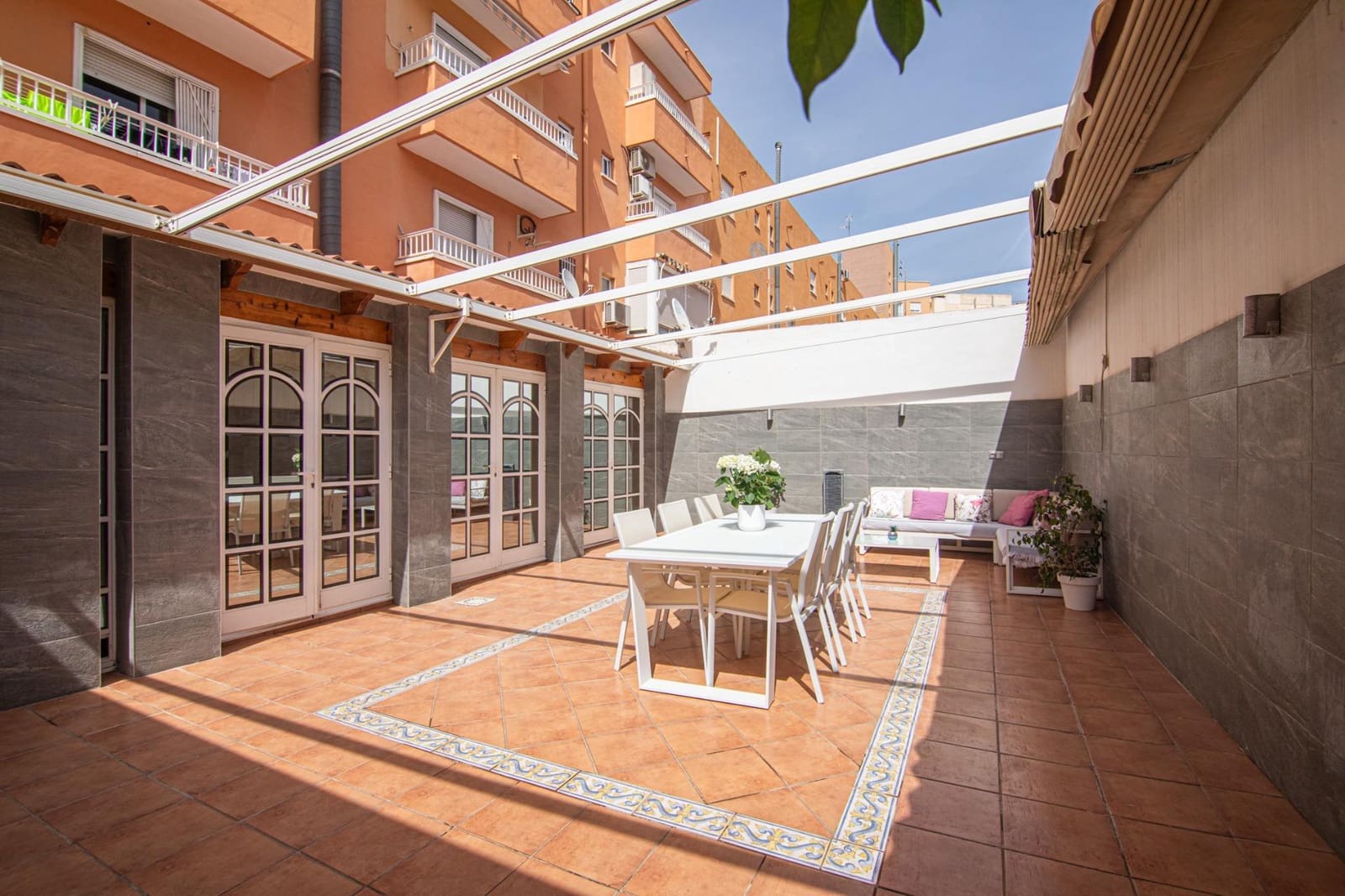 3 bedroom Apartment for sale in Elche / Elx - € 245,000 (Ref: 9813348)
