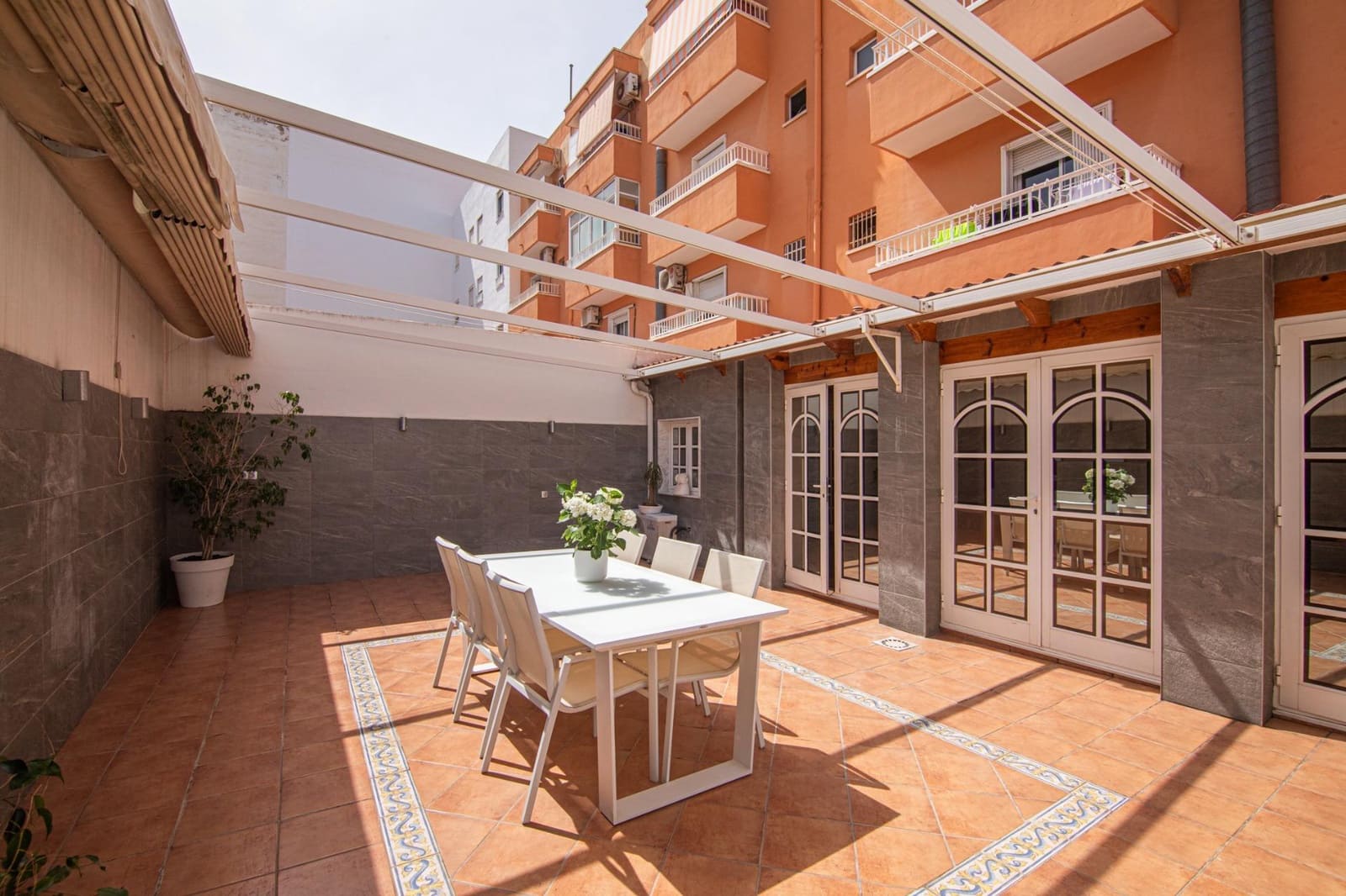 3 bedroom Apartment for sale in Elche / Elx - € 245,000 (Ref: 9813348)