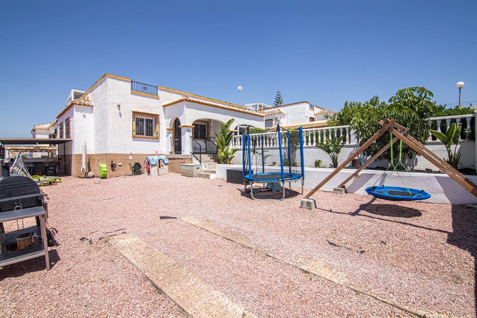 Chalet de 3 habitaciones en San Fulgencio en venta con piscina garaje - 265.000 € (Ref: 9966723)