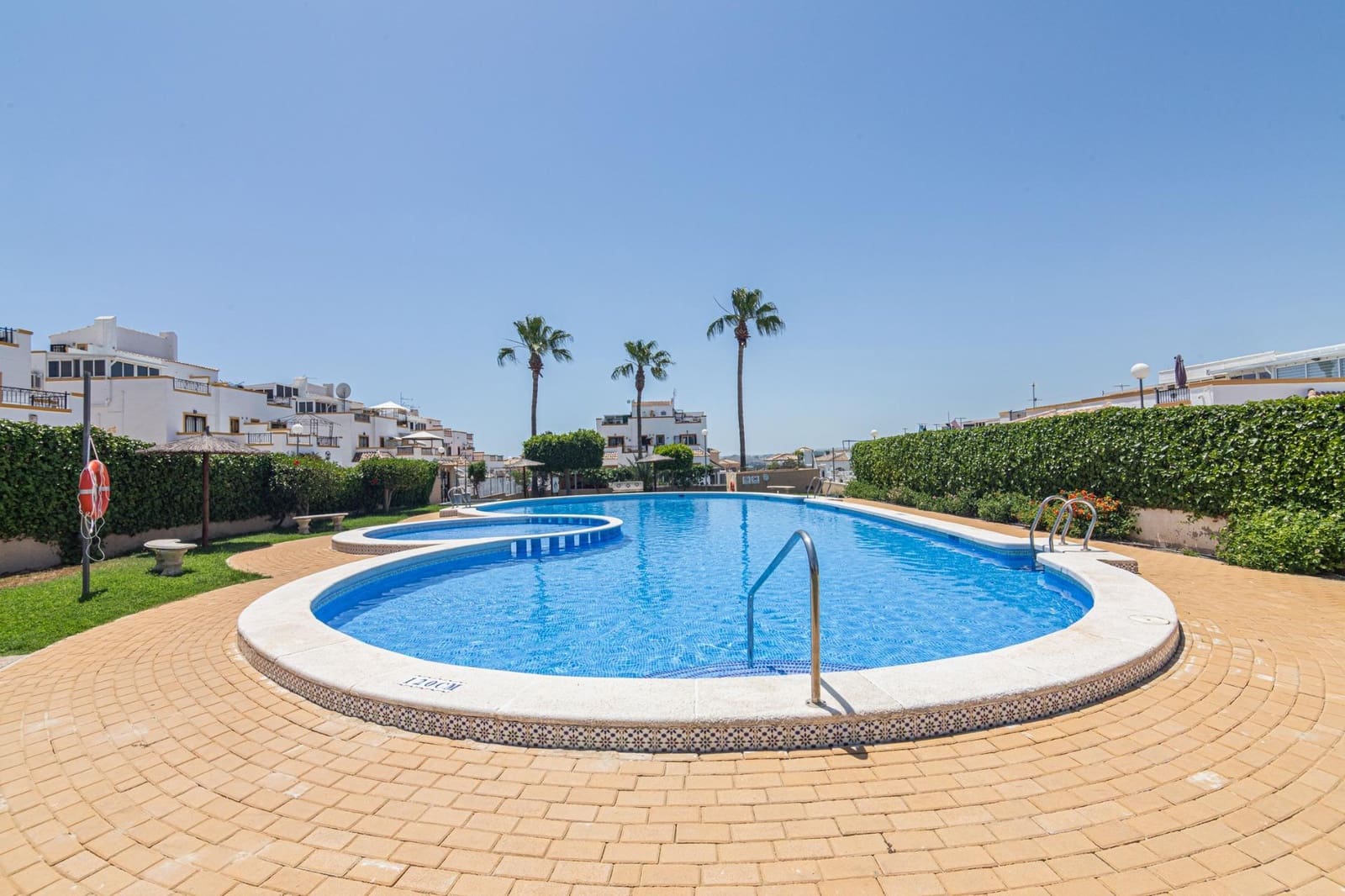 Chalet de 3 habitaciones en San Fulgencio en venta con piscina garaje - 265.000 € (Ref: 9966723)