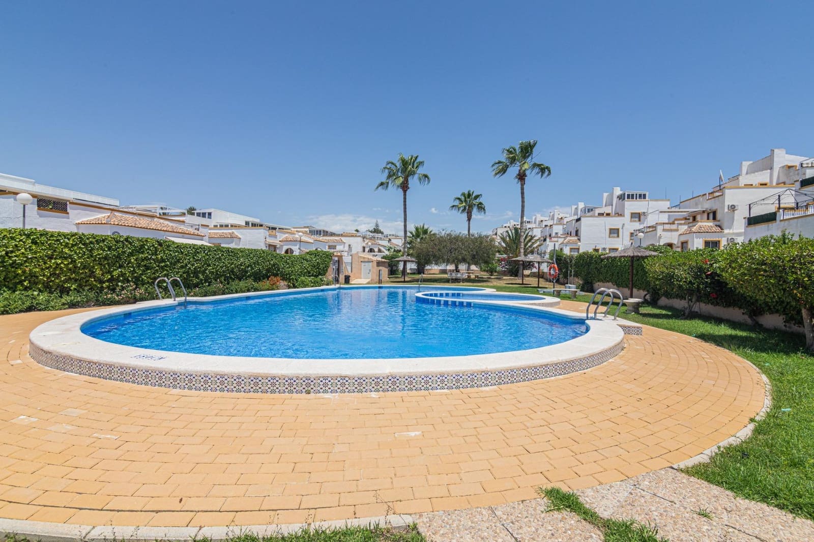 Chalet de 3 habitaciones en San Fulgencio en venta con piscina garaje - 265.000 € (Ref: 9966723)