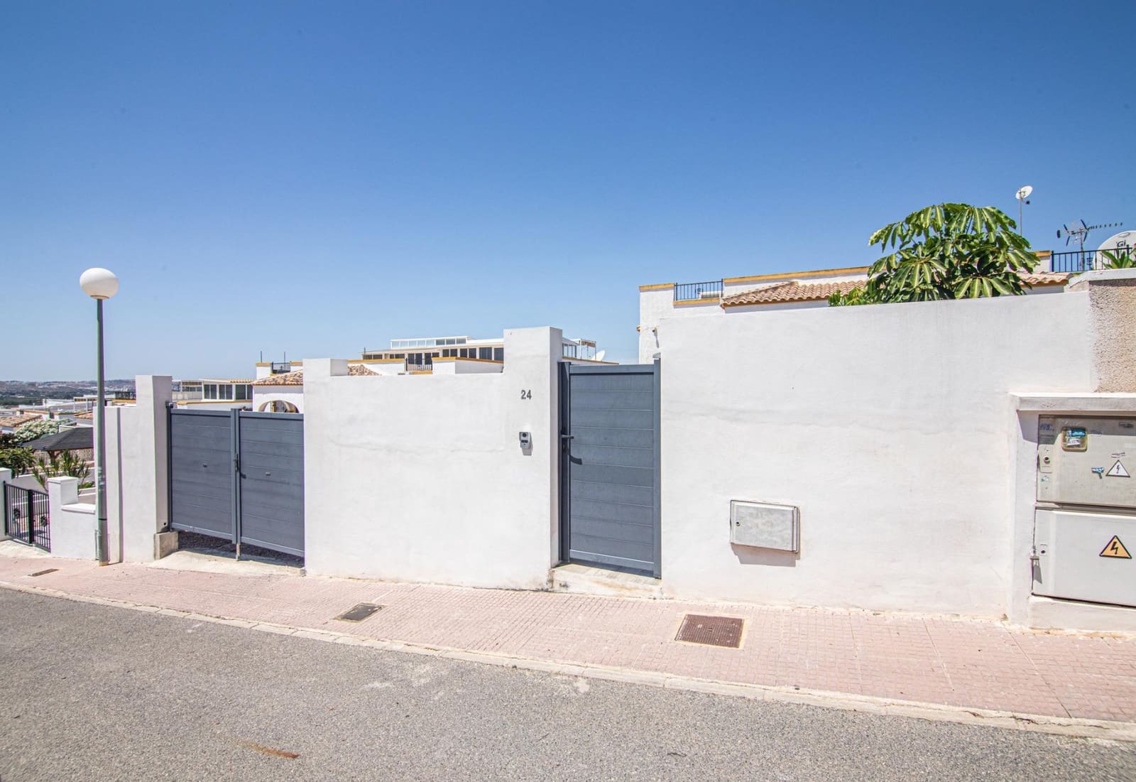Chalet de 3 habitaciones en San Fulgencio en venta con piscina garaje - 265.000 € (Ref: 9966723)