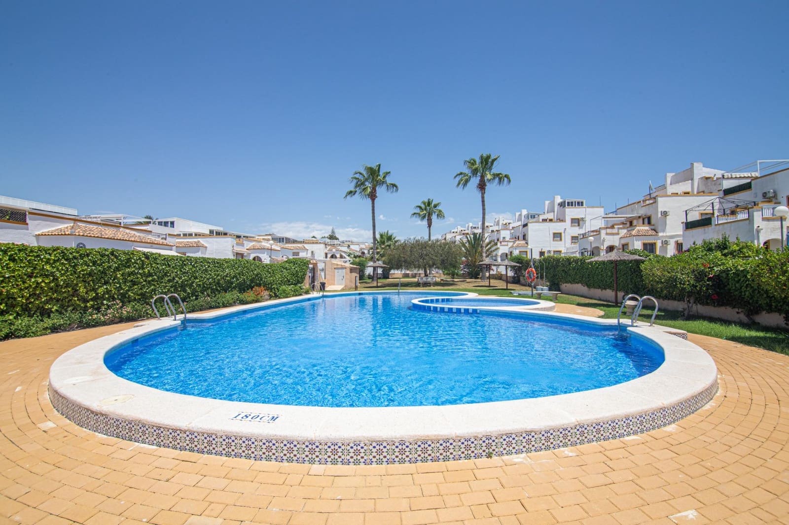 Chalet de 3 habitaciones en San Fulgencio en venta con piscina garaje - 265.000 € (Ref: 9966723)