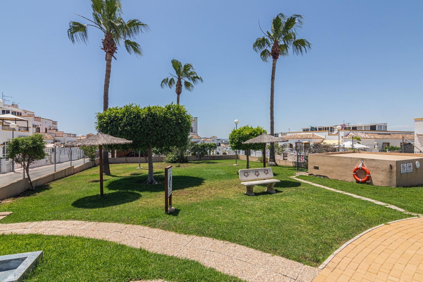 Chalet de 3 habitaciones en San Fulgencio en venta con piscina garaje - 265.000 € (Ref: 9966723)
