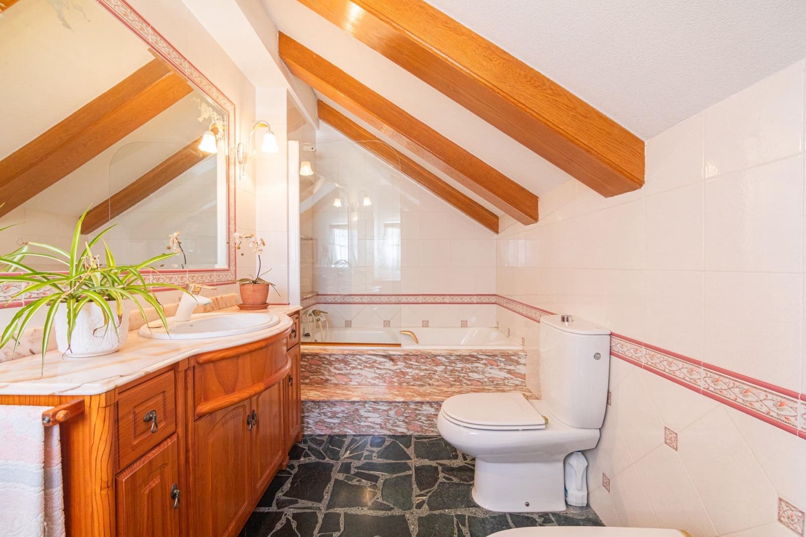 Chalet de 6 habitaciones en Perleta en venta con garaje - 585.000 € (Ref: 9990797)
