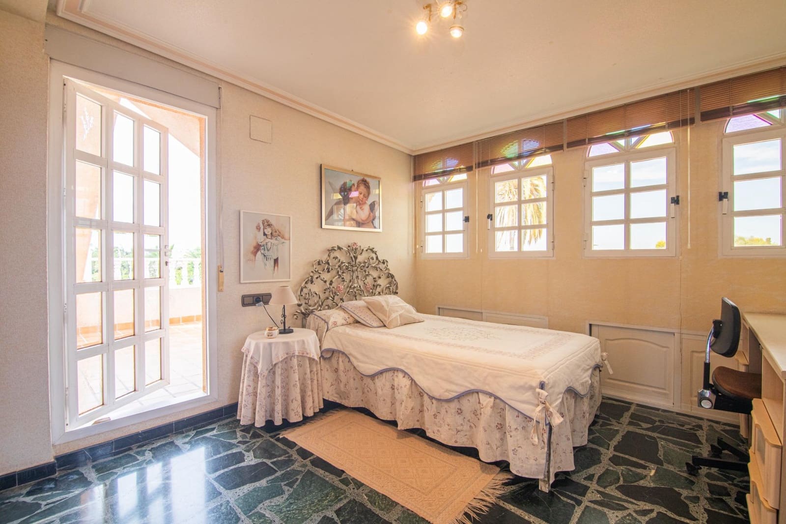 Chalet de 6 habitaciones en Perleta en venta con garaje - 585.000 € (Ref: 9990797)