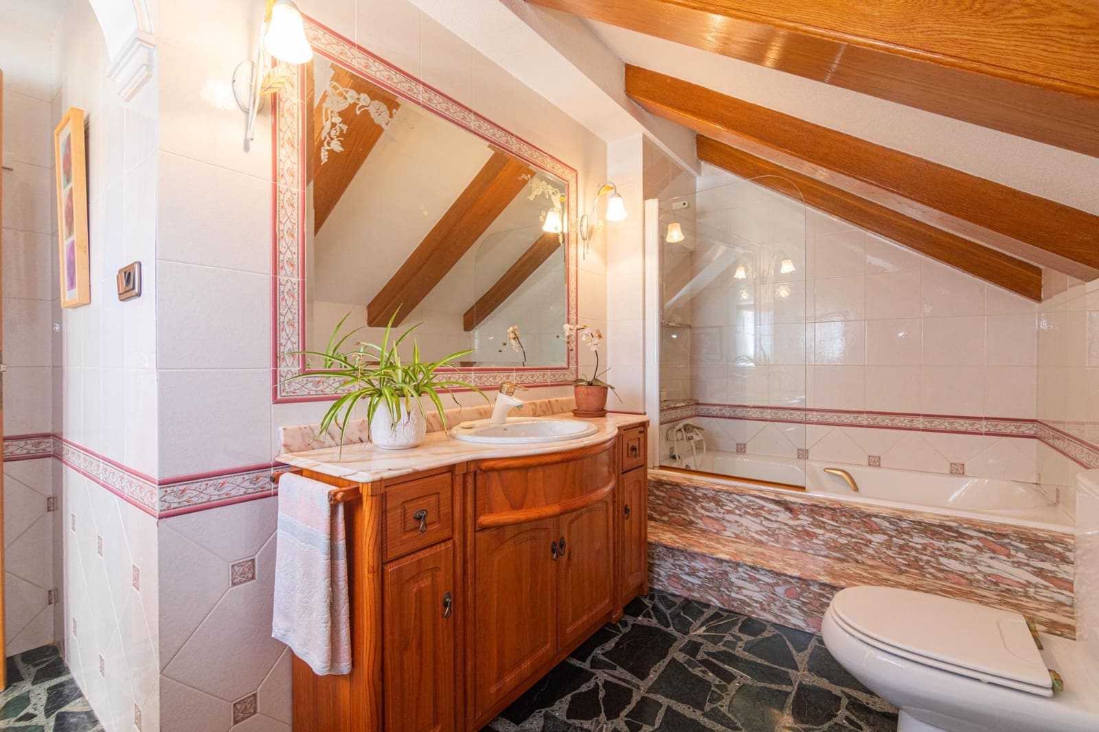 Chalet de 6 habitaciones en Perleta en venta con garaje - 585.000 € (Ref: 9990797)
