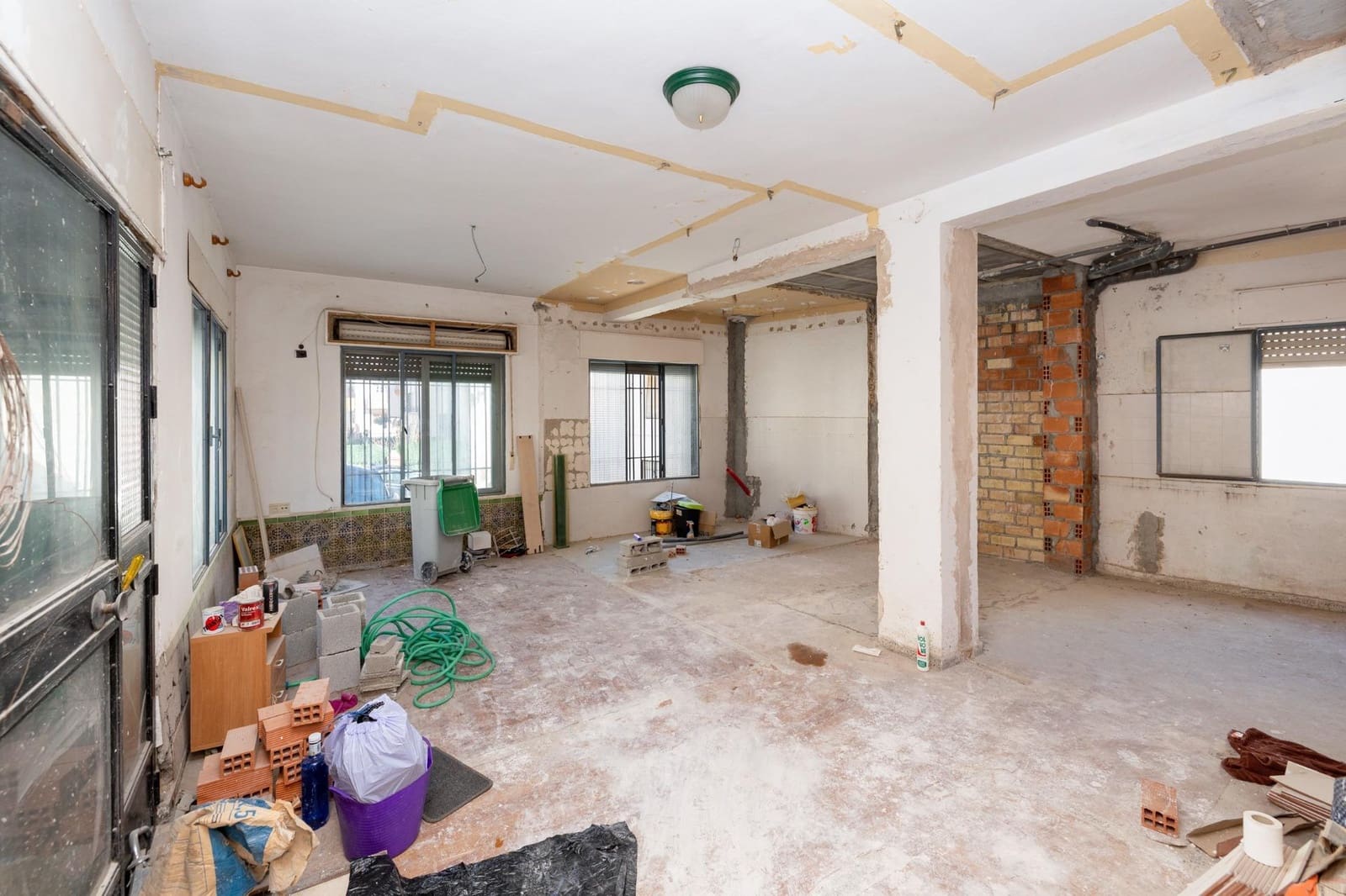 Commercial for sale in Huétor Santillán € 140,000 (Ref 8547517)