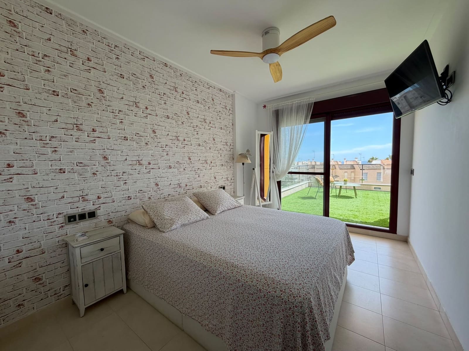 2 bedroom Apartment for rent in Aguilas with pool garage - € 900 (Ref: 10108928)