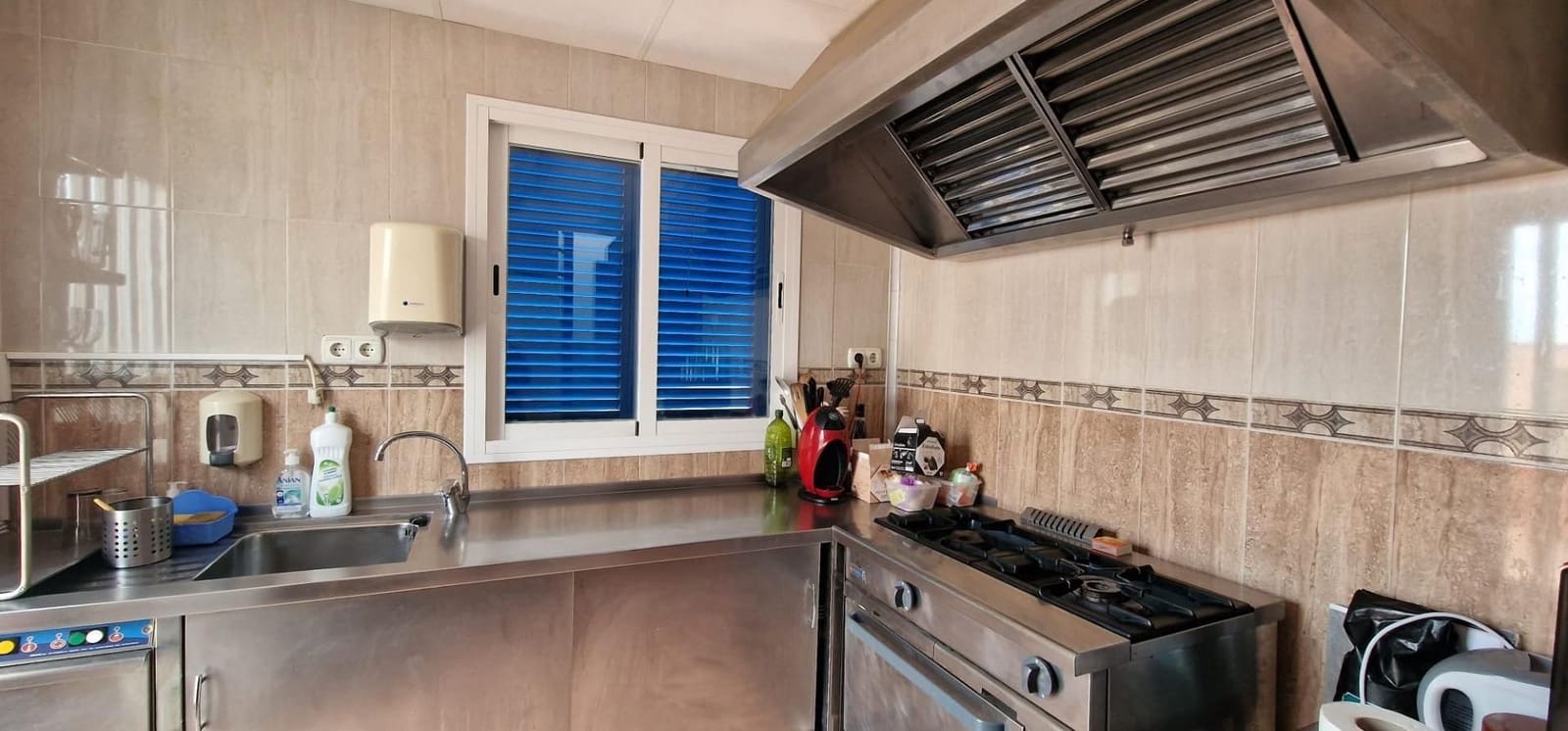 10 bedroom Hotel for sale in Calabardina with garage - € 690,000 (Ref: 9242041)