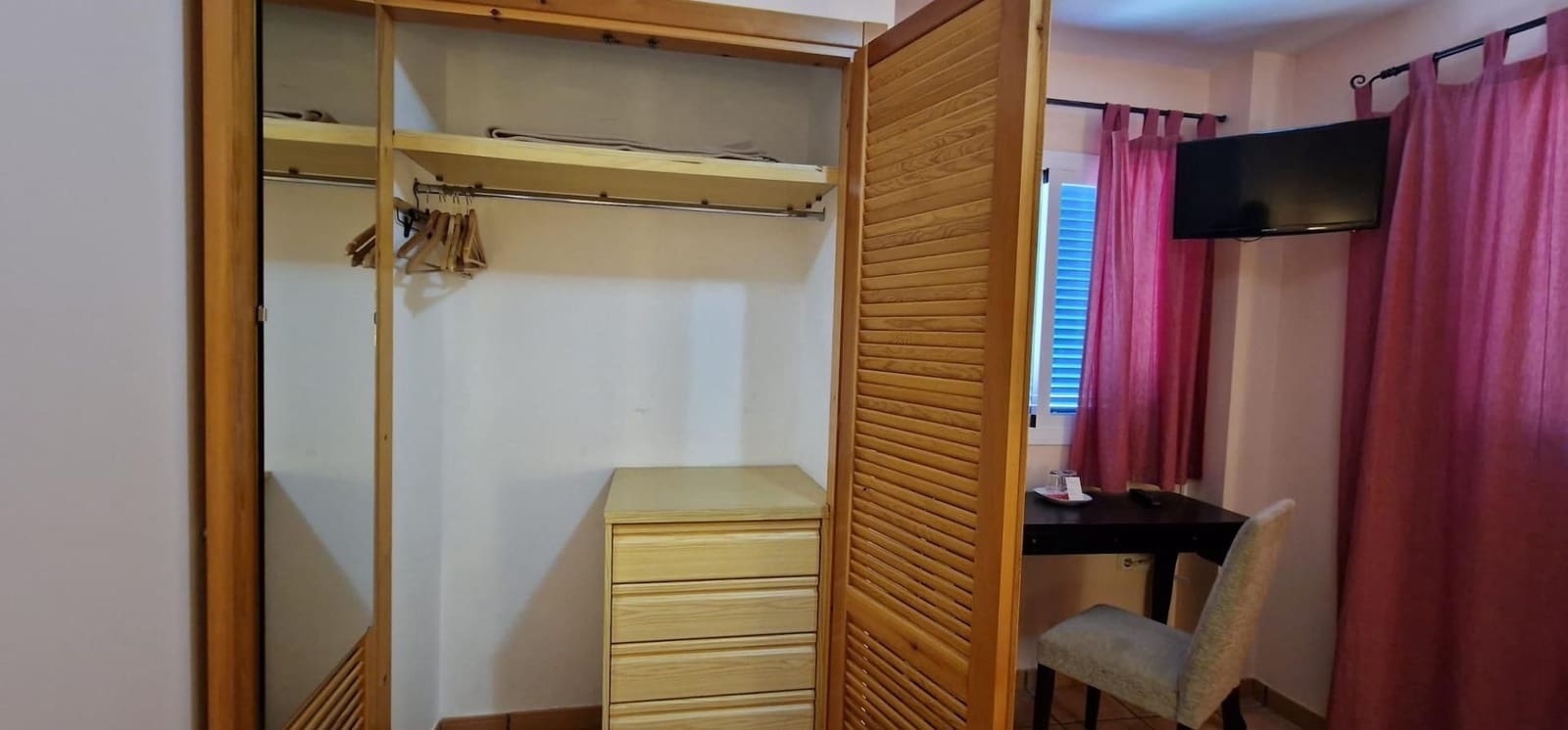 10 bedroom Hotel for sale in Calabardina with garage - € 690,000 (Ref: 9242041)