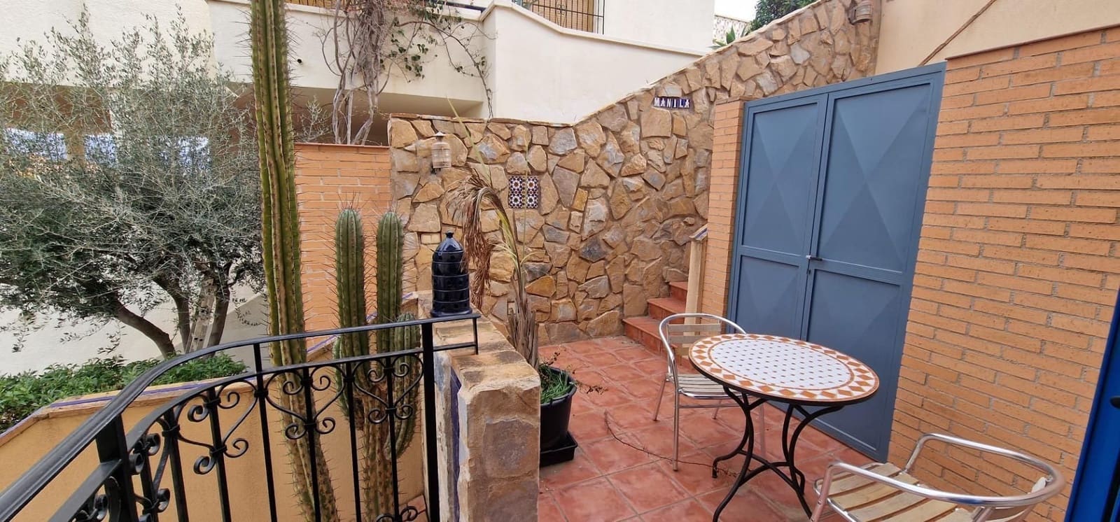 10 bedroom Hotel for sale in Calabardina with garage - € 690,000 (Ref: 9242041)