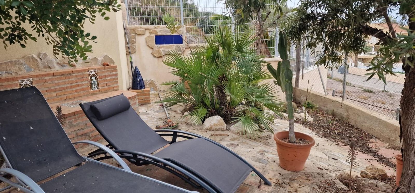 10 bedroom Hotel for sale in Calabardina with garage - € 690,000 (Ref: 9242041)