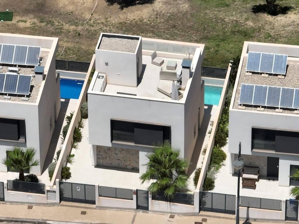 3 bedroom Villa for rent in Aguilas with garage - € 4,000 (Ref: 9242049)