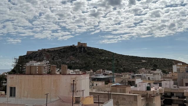 2 soverom Penthouse til salgs i Casco Antiguo, Aguilas - € 148 000 (Ref: 9358908)