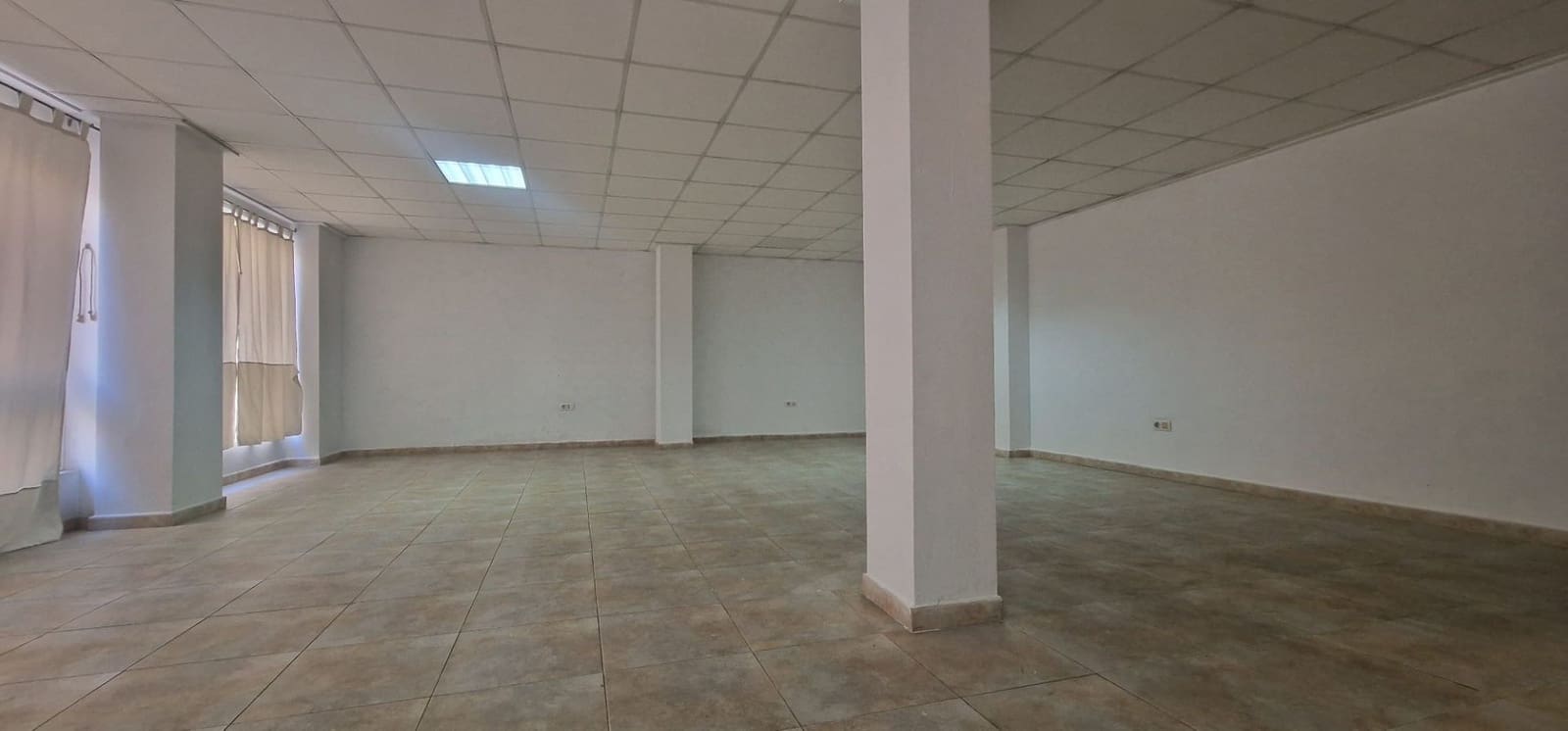 Erhverv til leje i Aguilas - € 450 (Ref: 9395758)