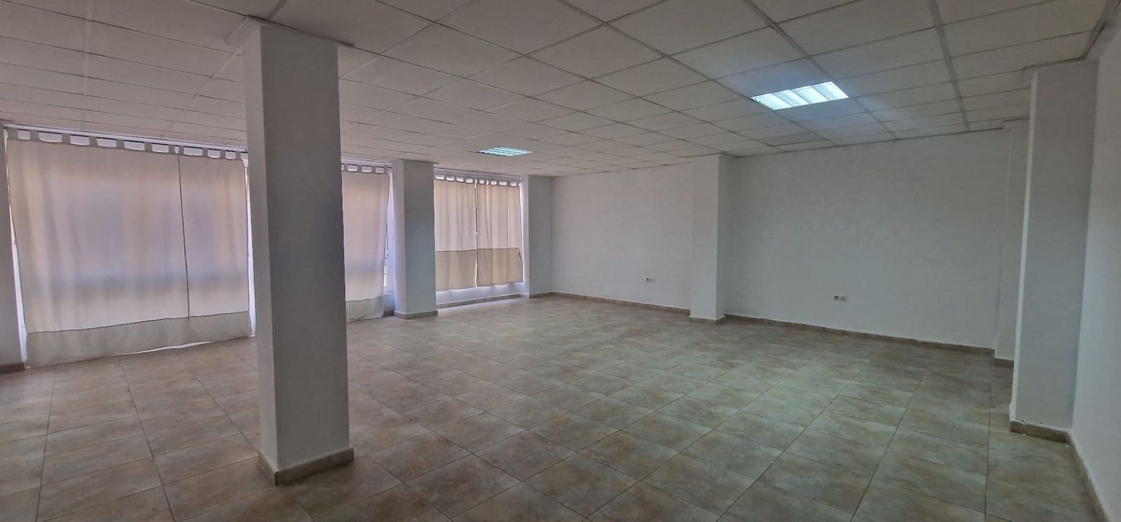 Erhverv til leje i Aguilas - € 450 (Ref: 9395758)