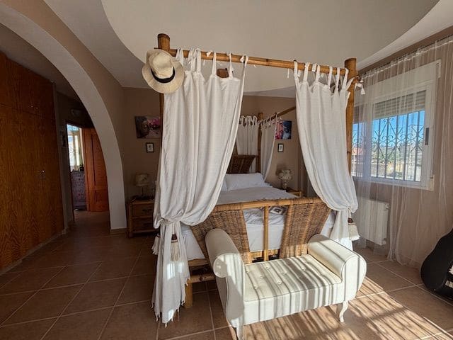 4 soveværelse Villa til salg i Calabardina med swimmingpool - € 380.000 (Ref: 9410628)